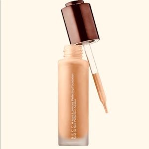 ❣️❣️New BECCA Aqua Luminous Perfecting Foundation